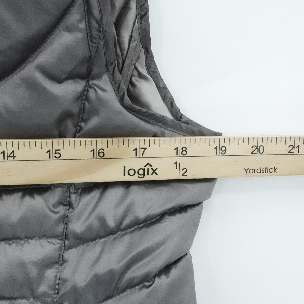 Bernardo Vest Womens‎ Medium Gray Goose Down Packable Lightweight Puffer Jacket - Picture 8 of 11